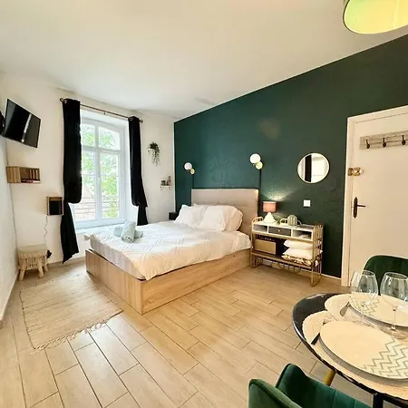 Place Malespine Proche Port Vauban أنتيب